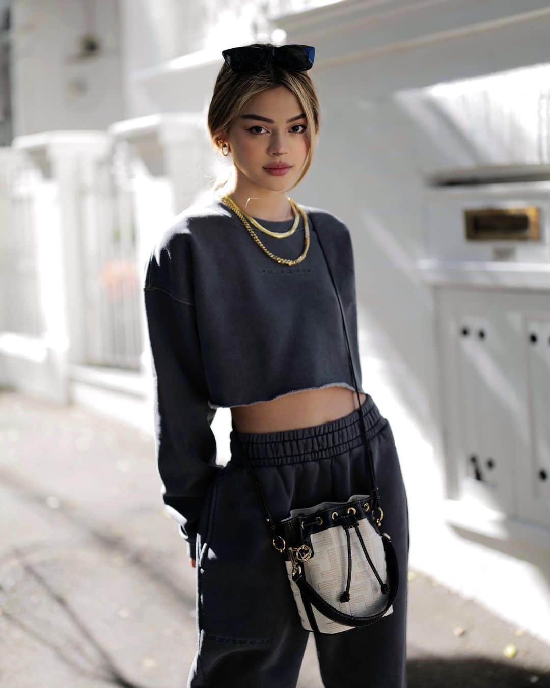 リリーマイマックのインスタグラム：「Come thru @fendi @chaileethelabel」