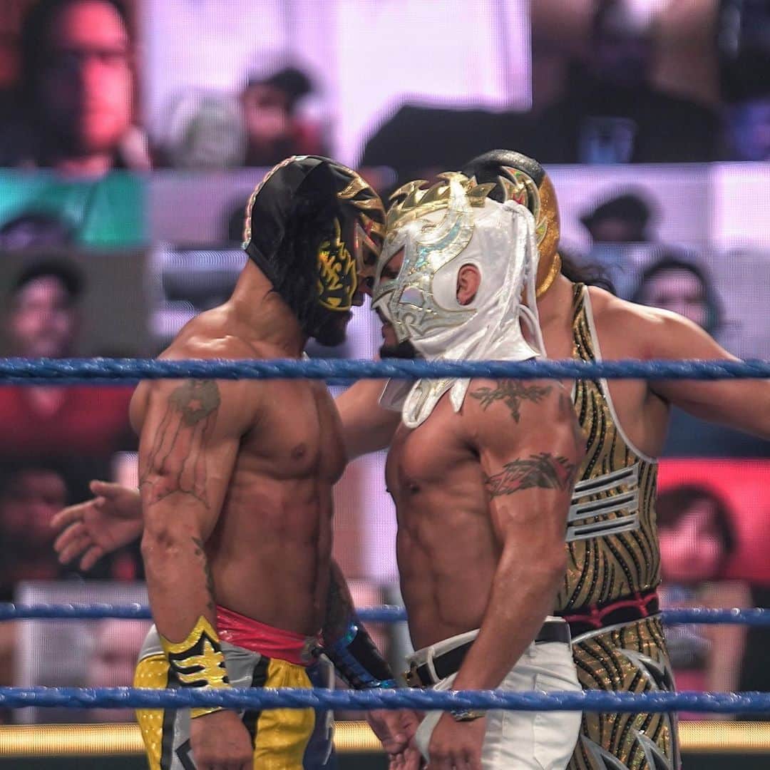 WWEさんのインスタグラム写真 - (WWEInstagram)「@riddlebro scores the win, but problems continue between @lince_dorado & @kalistowwe! What’s next for the #LuchaHouseParty? #SmackDown」10月3日 10時30分 - wwe