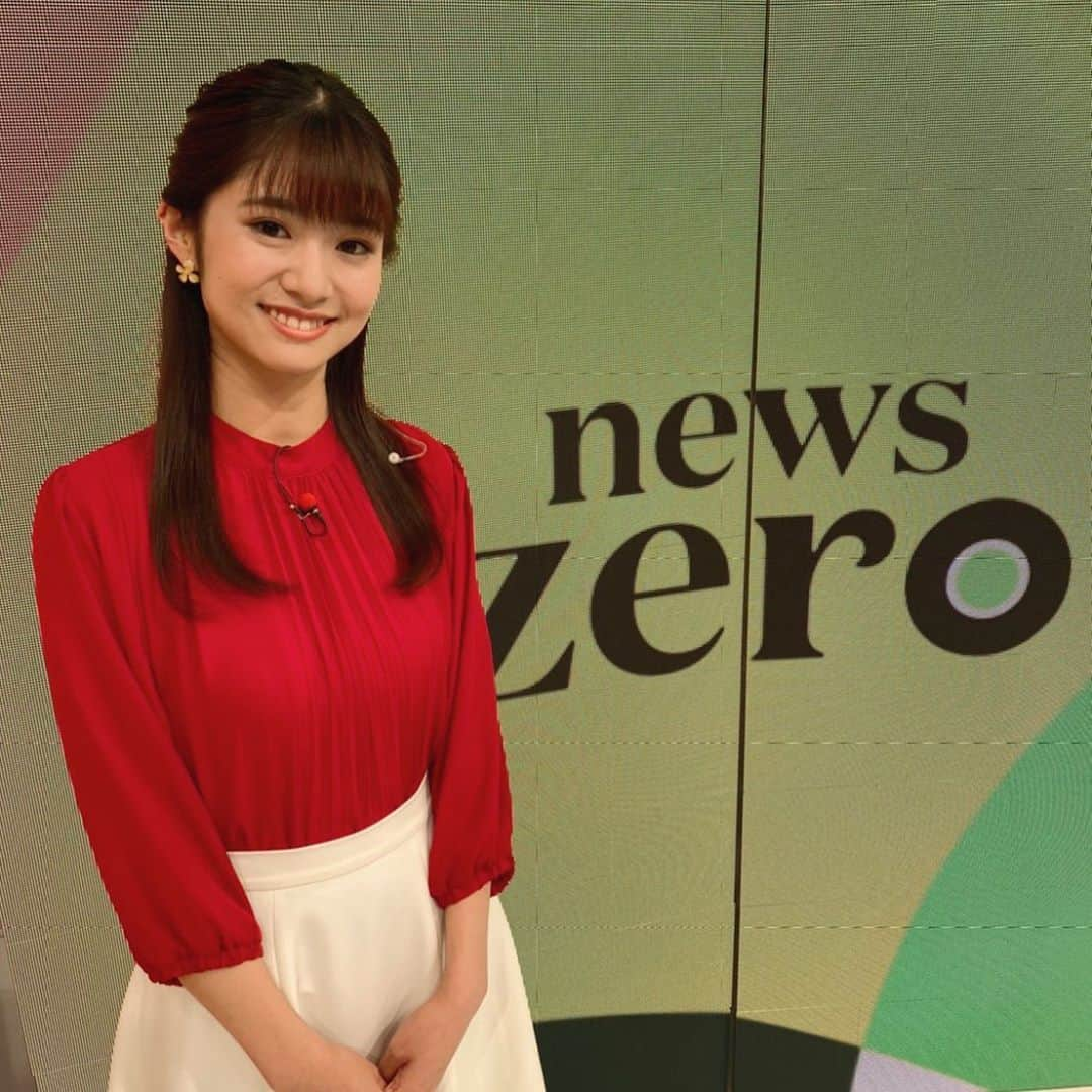 村上なつみさんのインスタグラム写真 - (村上なつみInstagram)「news zeroをご覧頂き、ありがとうございました😊  初週はとっても緊張しましたが、無事デビューすることができました…！ ようやくスタート地点に立つことができたような気分です😌 これからどんどん成長していくので見守ってくださると嬉しいです🌱  #newszero #気象予報士 #女子大生 #お天気キャスター #セントフォース #セントフォースsprout」10月3日 10時27分 - natsumi__murakami