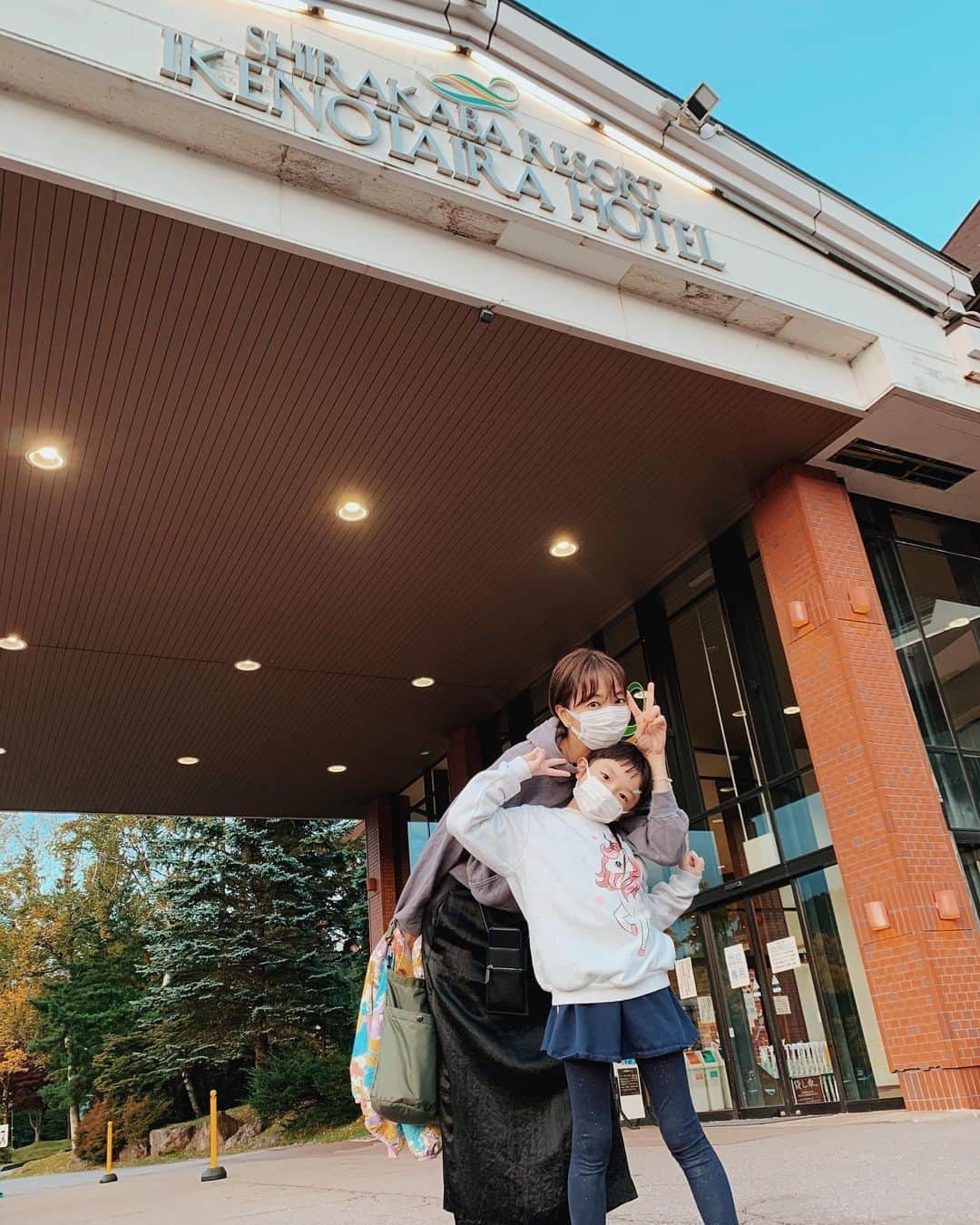 EMIのインスタグラム：「☆ 長野旅行に来ました‼️ なんと長野は1年ぶり😳 GoTo利用して @ikenotaira.hotel に宿泊✨✨ 遊ぶ所いっぱいだから楽しみー😆💕 #白樺リゾート #池の平ホテル #gotoキャンペーン #家族旅行 #長野」