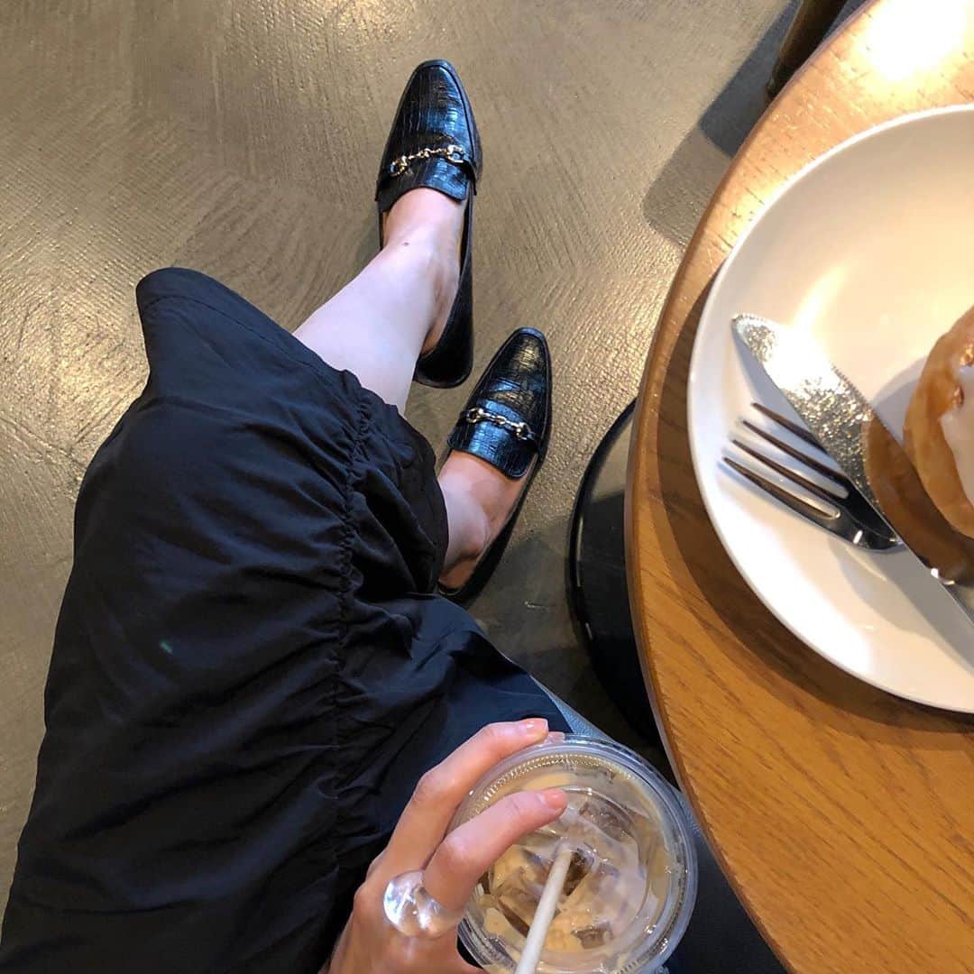 のインスタグラム：「🥐☕️ 🥿... @jihyang_0305」