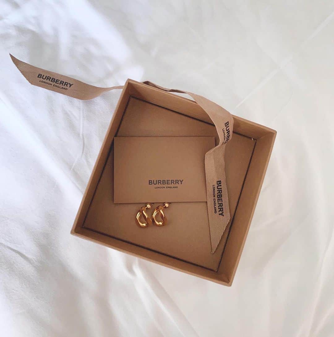 のインスタグラム：「BURBERRY🧸🎀」