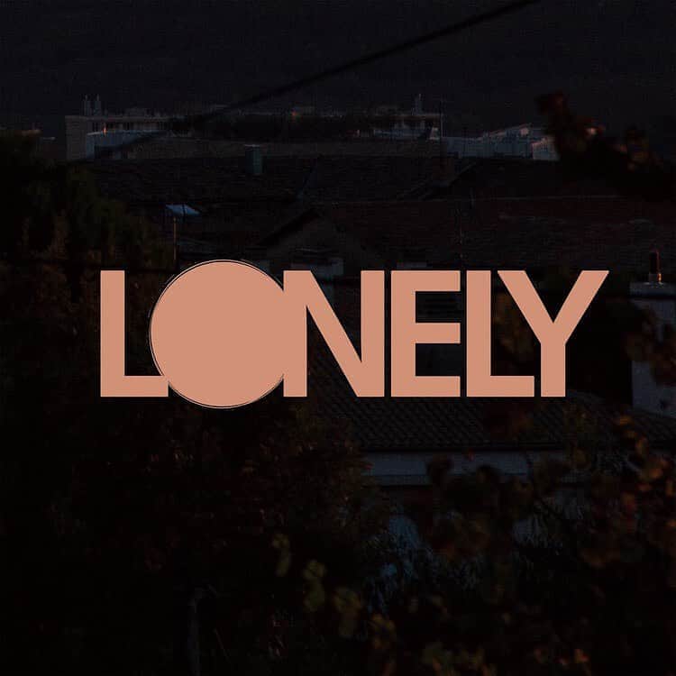 尾崎裕哉さんのインスタグラム写真 - (尾崎裕哉Instagram)「LONELY graphic design by @rykyu_tokyo and background photo by me ;) #lonely #goldenhour #尾崎裕哉」10月3日 11時43分 - hiroya.ozaki