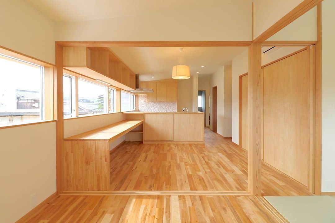 伊藤瑞貴建築設計事務所のインスタグラム：「越前市M House  本日、最終検査でした。  現場に到着すると既にテープが貼ってあり、設計者からの指摘はほとんどなし。  あとは手直し工事のみです！！  Mizuki ito Architects﻿ URL: http://miaaa.biz/﻿ ﻿ ーーーーーーーーーーーーーー﻿ @mizukiitooo﻿ ーーーーーーーーーーーーーー﻿  #福井県坂井市 #福井市 を中心に活動している #伊藤瑞貴建築設計事務所 です。 #住宅・ #クリニック ・ #オフィス 等、 #シンプルで #モダン で #サスティナブル ( #パッシブハウス )な #木造建築 を中心ご提案させて頂いております。 #建築家とつくる家づくり。﻿ ﻿ #セミオーダーデザイン #インテリア #建築家 #つながる家プロジェクト #ロングライフデザイン #スローライフ #緑のある暮らし #マイホーム #マイホーム計画 #福井県 #architects #architettura #architecture #green#architects #architecture #archilovers  #simple #simplelife #伊藤瑞貴建築設計事務所」
