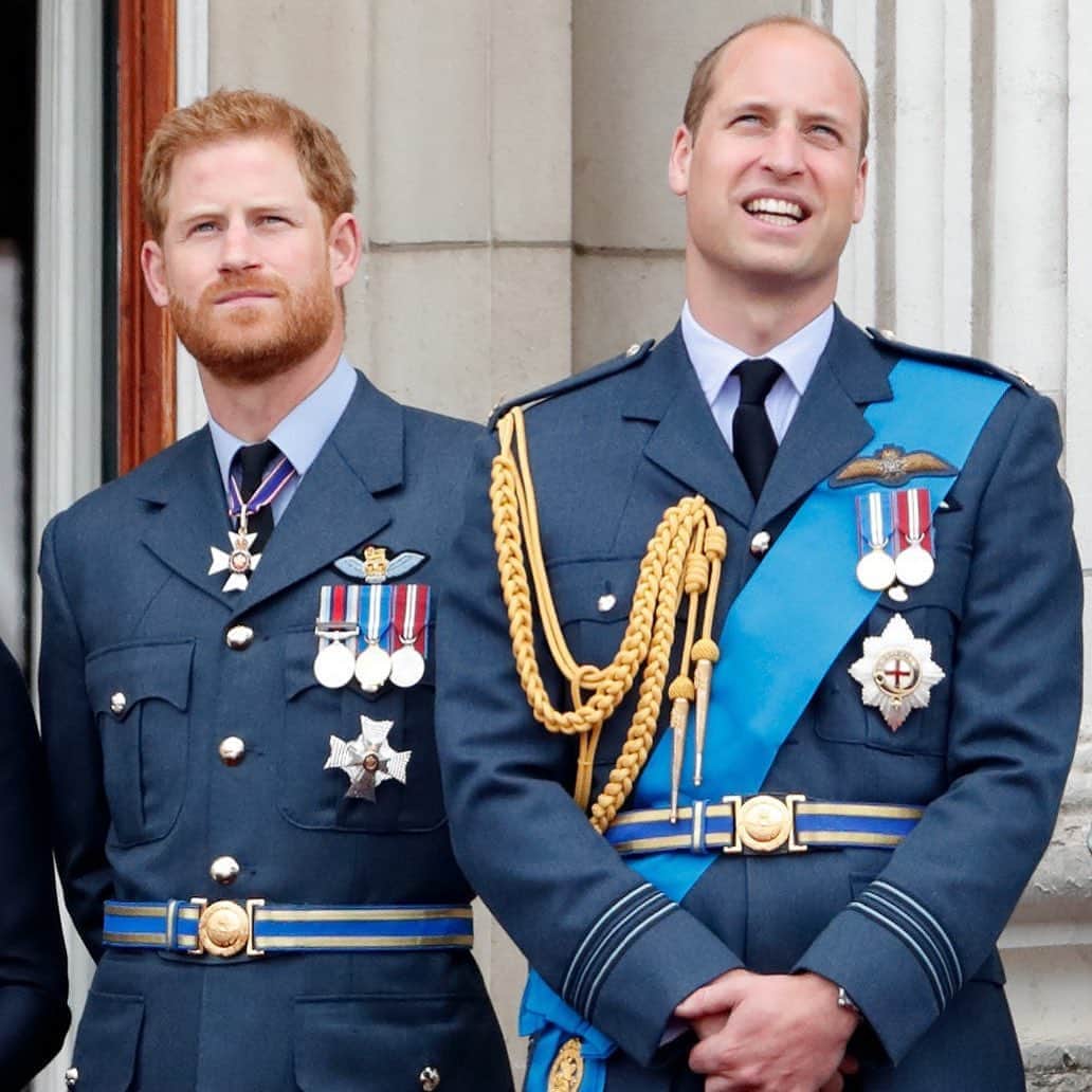 E! Onlineさんのインスタグラム写真 - (E! OnlineInstagram)「A new biography is claiming to uncover even more about the tumultuous time leading up to Prince Harry and Meghan's royal departure. Link in bio for Prince William's alleged frustrations with his brother. (📷: Getty)」10月3日 12時01分 - enews