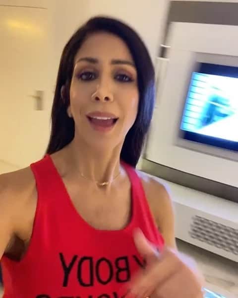ホセ・レイエスのインスタグラム：「Manita así mismo lo cante yo con todas esas S 🤣🤣🤣🤣🤣 @haidycruzfit La popi wa #365」
