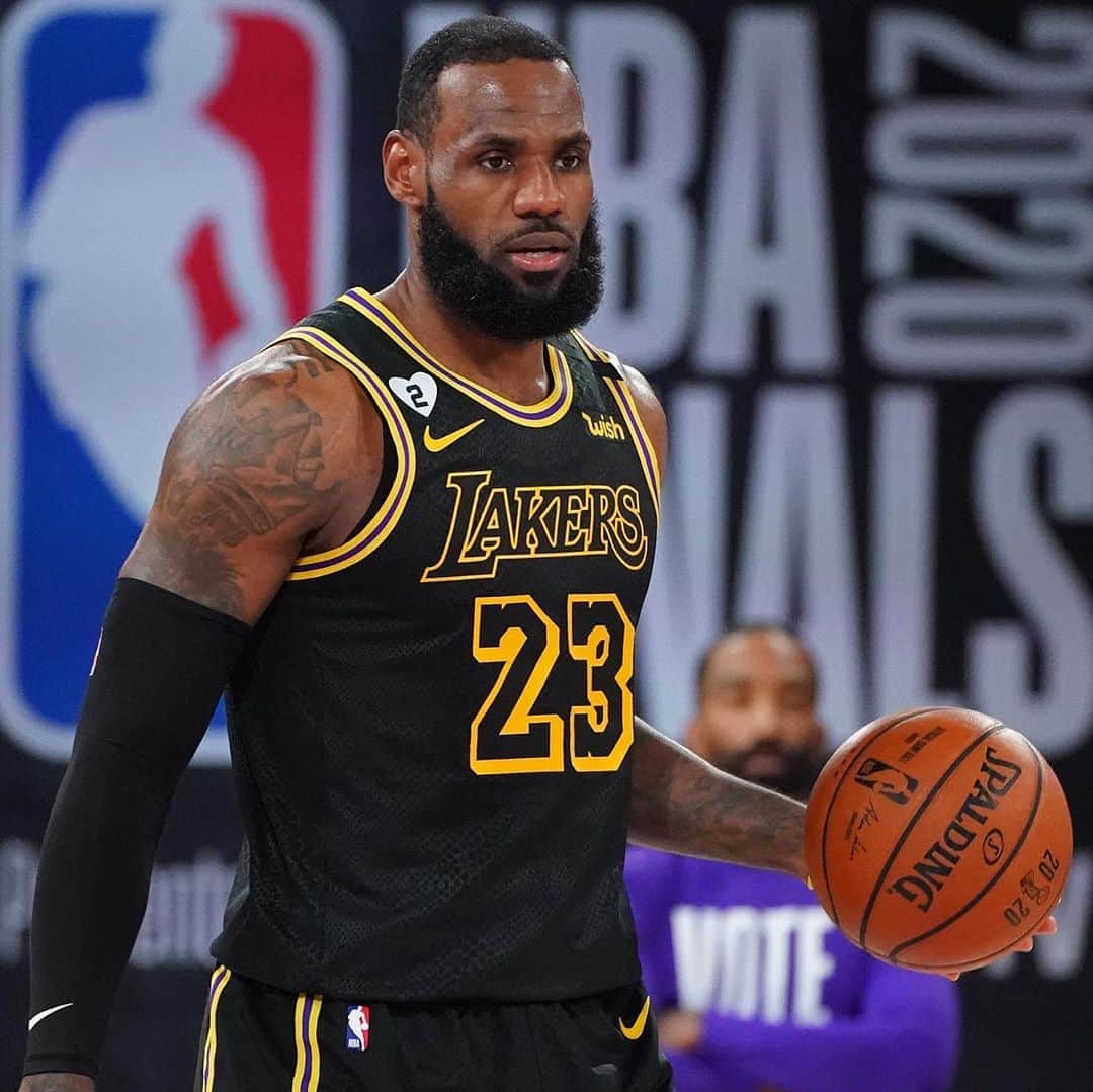 NBAさんのインスタグラム写真 - (NBAInstagram)「“It’s always special to be able to represent someone that meant so much.”  @KingJames on the @Lakers honoring Kobe Bryant with their “Mamba” uniforms.」10月3日 12時58分 - nba