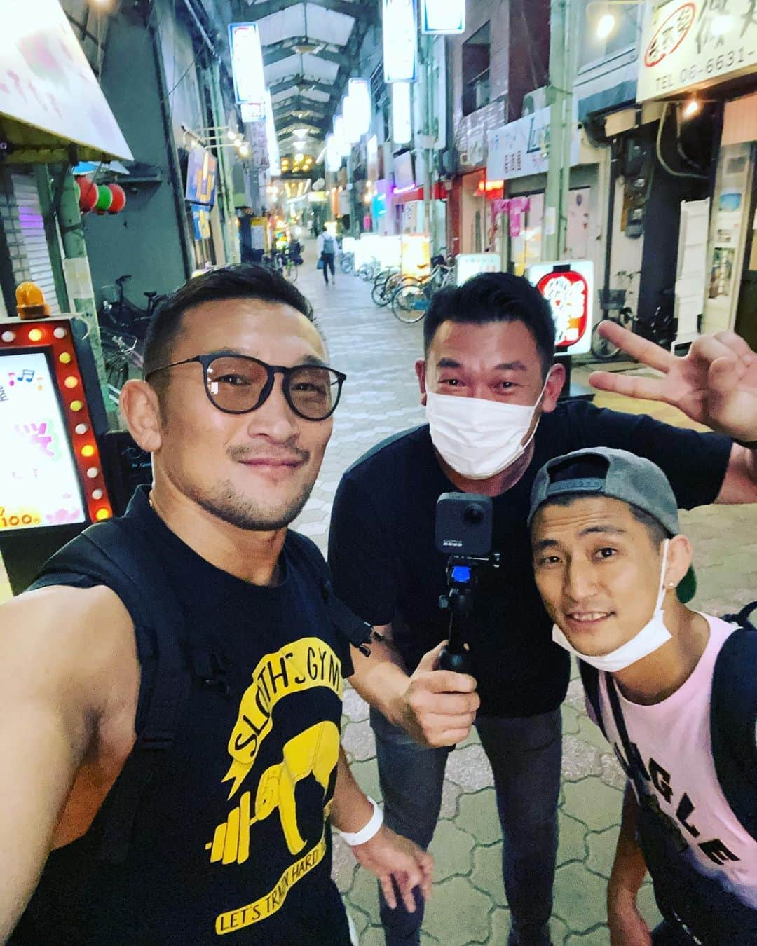 ストラッサー起一のインスタグラム：「昨日の西成のYouTube👍 撮影しながら普通に酔っ払って楽しめた時間やった😆 次はホルモン食べに行きたい🎶 良かったら見てね🥺  プロフィールから飛べます @kiichi_kunimoto   #西成 #飲み歩き」