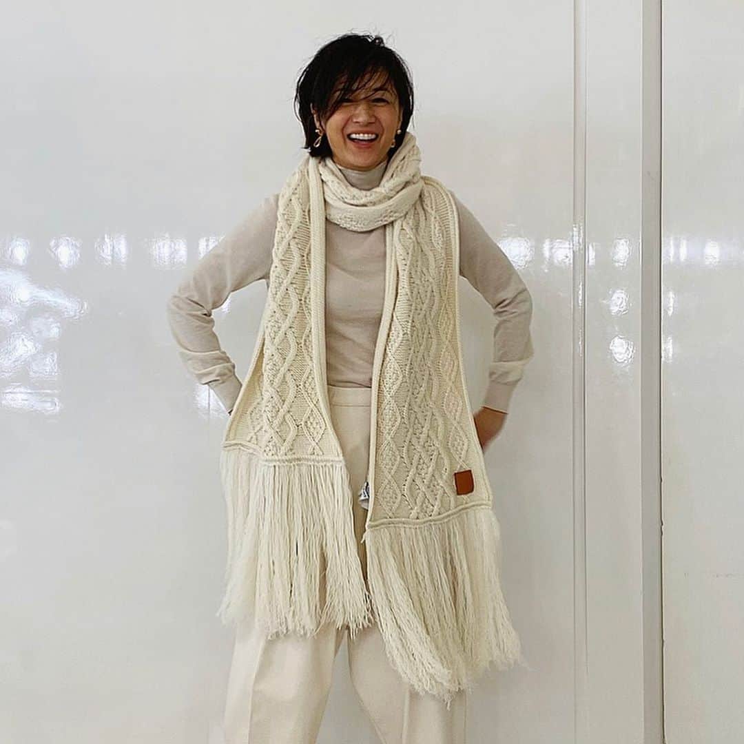 富岡佳子さんのインスタグラム写真 - (富岡佳子Instagram)「#loewe  カバー衣装のパンツは、スワイプ2枚目…サルエルだったんですよ👖」10月3日 13時40分 - yoshikotomioka