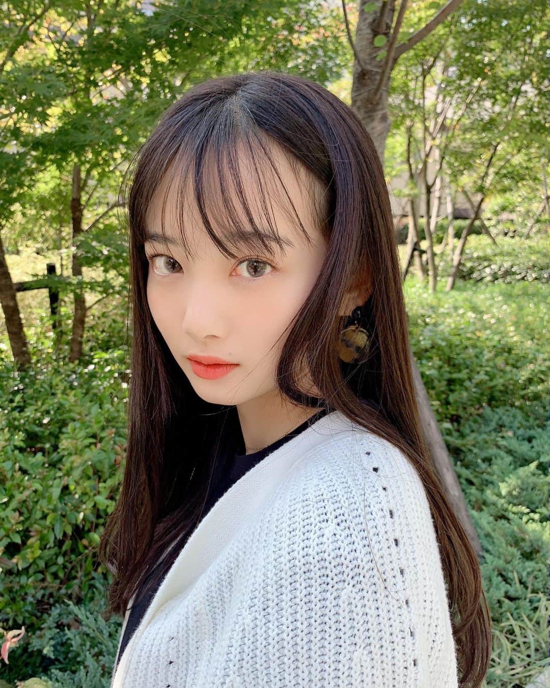 青山舞莉のインスタグラム：「𝐟𝐢𝐫𝐬𝐭 𝐭𝐢𝐦𝐞 𝐠𝐞𝐭𝐭𝐢𝐧𝐠 𝐚𝐧 𝐞𝐲𝐞𝐥𝐚𝐬𝐡 𝐩𝐞𝐫𝐦  初めてマツパしたけど感動しすぎてるの🤭自分のまつげでこうなるならマスカラなんかいりません！ってレベル😱とても丁寧に説明もして頂けて本当に安心してできた🤍ぜひみんなも行ってみて  #マツパ #まつげパーマ #まつげ #ミーの毎日 #韓国ファッション #韓国好きな人と繋がりたい #japanese #asian #ビジョビ #大学生 #大学生コーデ」