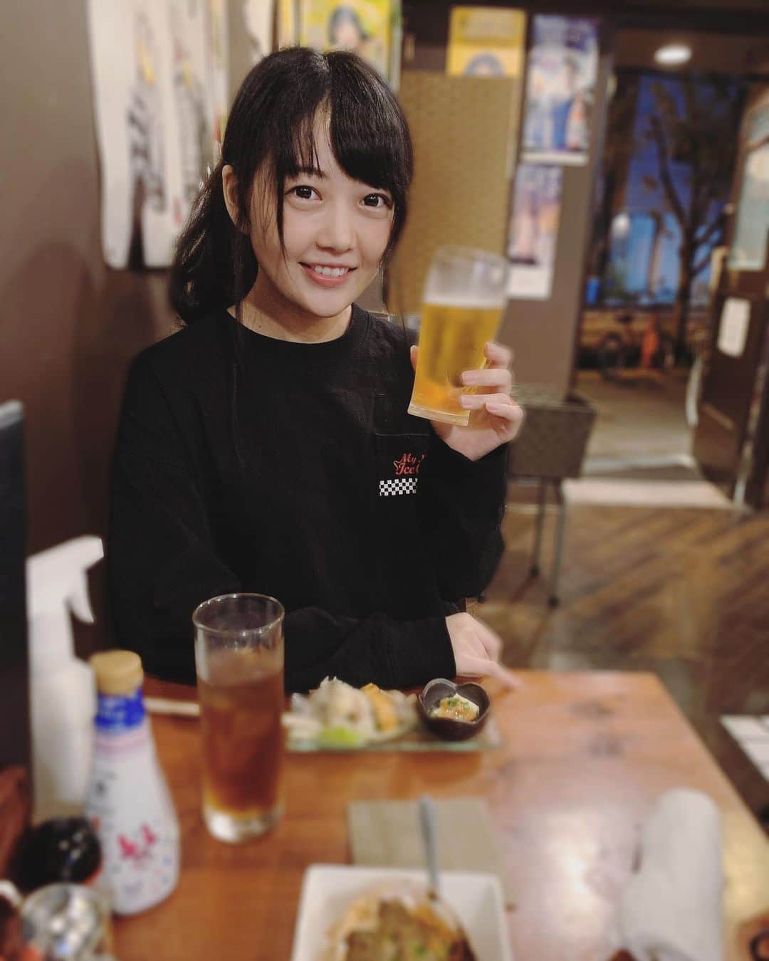 新ユウユさんのインスタグラム写真 - (新ユウユInstagram)「#居酒屋女子   お酒を飲んだらこういう写真を撮ろうと思います🍶」10月3日 13時49分 - yuyucm