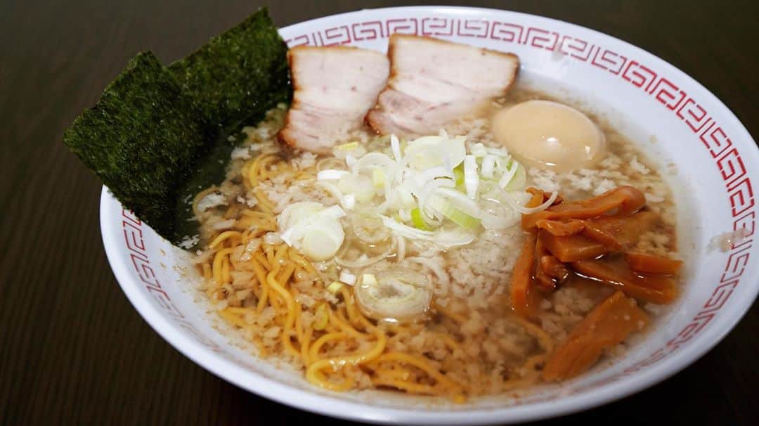 のインスタグラム：「今日作った懐かしい感じを目指した背脂チャッチャ系醤油です٩( ᐛ )و」