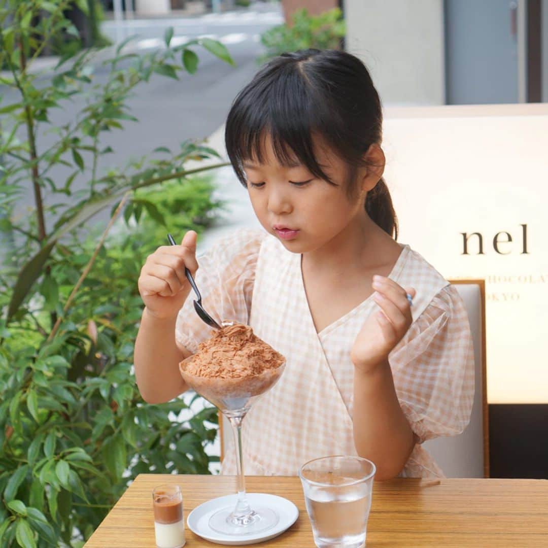 岩上陽子さんのインスタグラム写真 - (岩上陽子Instagram)「チョコレートのかき氷🍫 見た目がトイプー、ヨークシャーぽいかわいい🐕🤎 かき氷は9月いっぱいみたいでギリギリ🍧 * @nelcraftchocolatetokyo  #チョコレートかき氷 #手が女子 * * *  * * #スイーツ#日本橋#日本橋浜町#お土産#チョコ好き#おしゃれスイーツ#スイーツ#スイーツ女子#新発売#カフェ巡り#カフェスタグラム#小学生女子#ザラジョ#ザラキッズ#zarakids#zarakidsgirl#chocolatelover#nelcraftchocolatetokyo#チョコレート#ザラキッズ#スイーツ女子#カフェ巡り東京#いちねんせい#かきごおり#かき氷」10月3日 14時38分 - yokoiwakami