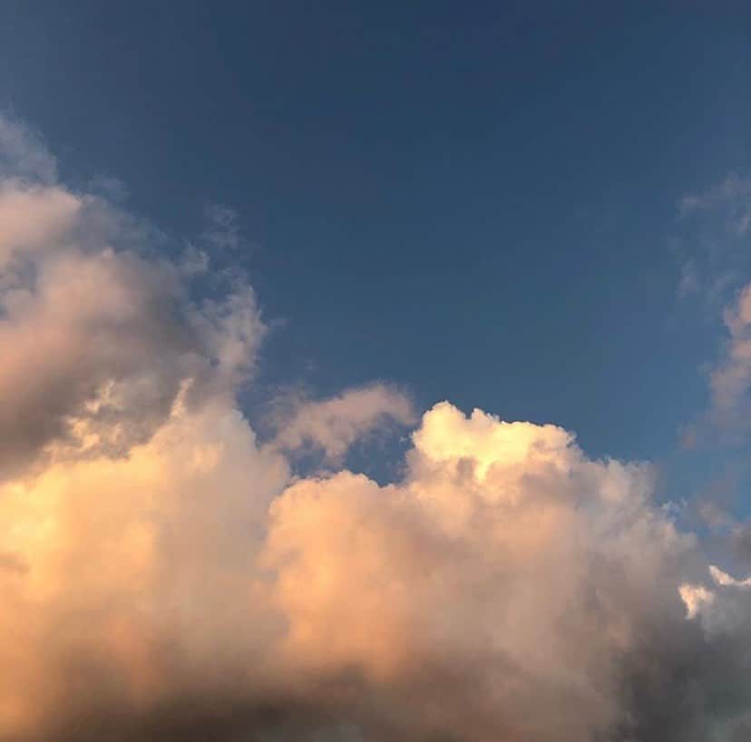 エレナ・アレジ・後藤のインスタグラム：「🌍✨☁️」
