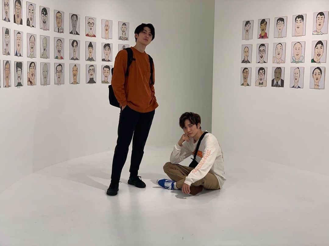 洲崎貴郁さんのインスタグラム写真 - (洲崎貴郁Instagram)「kento fukayaさんの 「さえない似顔絵個展(こっそり)」 行ってきました！  おもろすぎ！ 元気でた！  原画の迫力を是非あなたも…！  #kentofukaya さん #さえない似顔絵  #ツートライブたかのり さん」10月3日 15時02分 - runnysuzaki0504