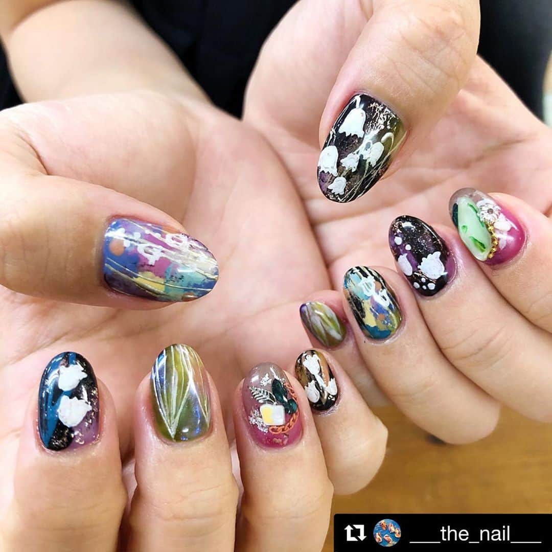ネイル アイ サロン スグネのインスタグラム：「メーテルデザイン  #Repost @___the_nail___   メーテルへのご予約はアカウントプロフィール（@___the_nail___ ）よりお願いいたします。  ・・・  #nails #nailart #nail #gelnails #ネイル #ニュアンスネイル #カラフルネイル #すずらん #lilyofthevalley」