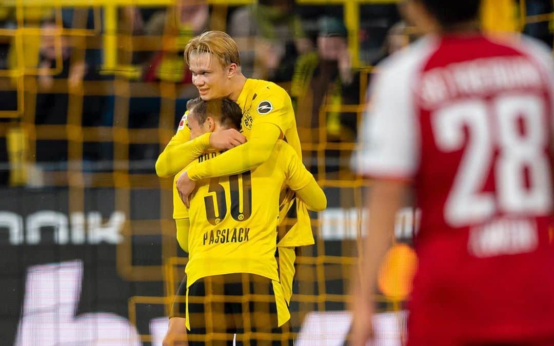 のインスタグラム：「Happy to score my first @bundesliga goal ⚽️ Thanks to @erling.haaland ✌🏼」
