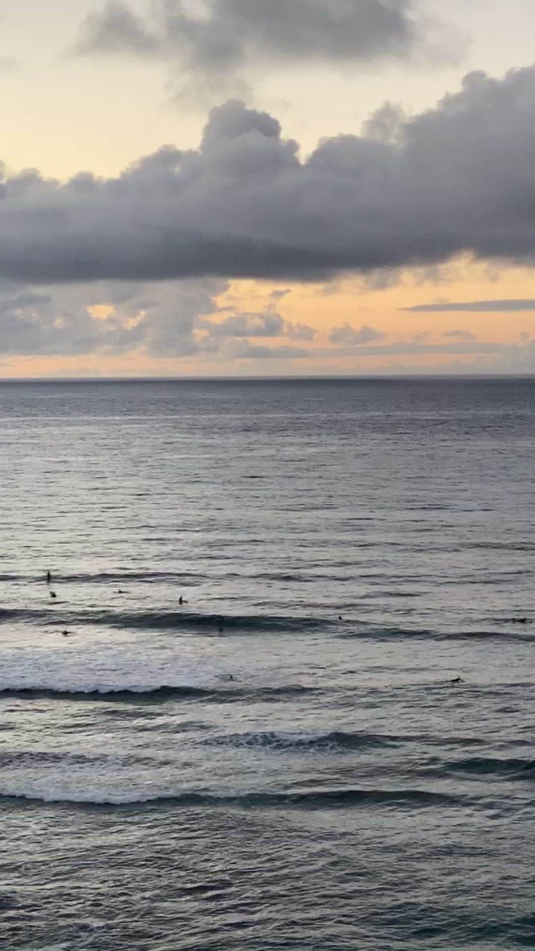 のインスタグラム：「Good morning from Hawaii」