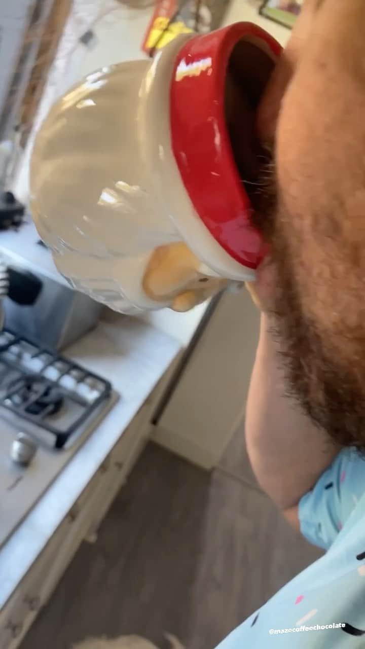 レッドフーのインスタグラム：「Maze = some good ass coffee」