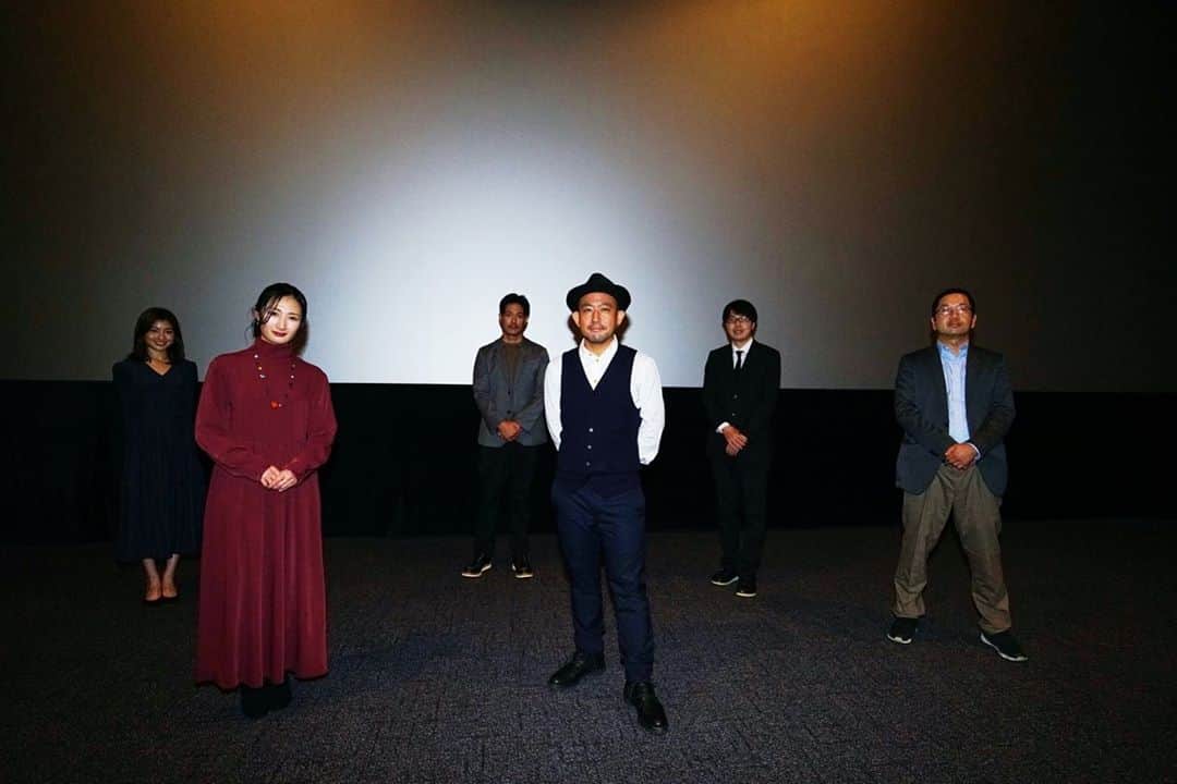 武田梨奈さんのインスタグラム写真 - (武田梨奈Instagram)「🎞﻿ 【 #シネマスターズ国際映画祭 ﻿】 審査員として参加させていただきました。﻿ ﻿ 数百作品の応募があり、私はノミネートされた16作品を拝見しましたが、本当にクオリティが高く、オリジナリティに溢れた作品ばかりで楽しく映画鑑賞をさせていただきました。﻿ ﻿ 以前、大阪アジアン映画祭とゆうばり国際ファンタスティック映画祭で審査員をやらせて頂いたことはありますが、普段は私も審査される側の立場なので、今回も勉強になる事と気付かされる事が沢山ありました。﻿  部門で例えるとしたら、ホラーといっても人間の心理的なもの、霊的なもの、ゾンビやウイルス、凶器、未知な世界、、、ホラーというジャンルの中にも更にジャンルが溢れているのだと。映画の世界は果てしなく面白い。その中でグランプリを決めるというのは大変難しかったです。審査員の皆さんと何度も話し合いながら選ばせていただきました。一つ言いたいのは、本当にどの作品も素晴らしかったのです。﻿ ﻿ 記念すべき"第1回目"の映画祭に携わることが出来たことも嬉しいですが、各国の素晴らしい映画に出会えたことも本当に嬉しいです。私もまた明日から良い作品づくりができるように頑張ろうと思いました。ありがとうございました。﻿ ﻿ ●ドラマ部門﻿ 『20dB』🏆﻿ 『WHY THE ROBOTS』﻿ 『ADJUNTO』﻿ 『The Conservationist』﻿ 『MELT』﻿ 『No One But I Know』﻿ ﻿ ●ホラー部門﻿ 『Hidden in Darkness』🏆﻿ 『KICK』﻿ 『SKITOZ』﻿ 『Motherhood』﻿ ﻿ ●アニメ部門﻿ 『THE PEAK』🏆﻿ 『The Abandoned Block』﻿ 『The Winter』﻿ 『Girl and Robot』﻿ 『Super Generic』﻿ 『GATCHA』﻿ ﻿ この素晴らしい作品たちとまた映画館でお会いできますように。」10月4日 1時26分 - rinatakeda615