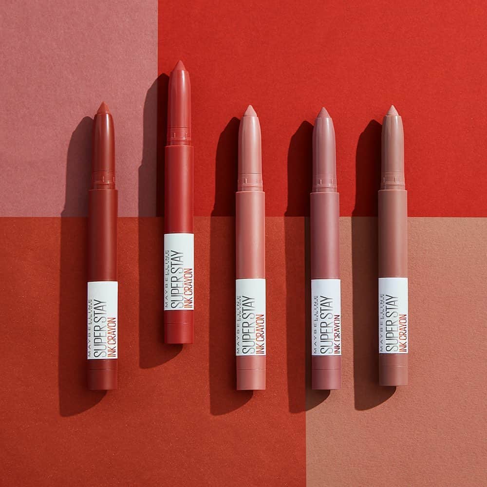 Maybelline New Yorkさんのインスタグラム写真 - (Maybelline New YorkInstagram)「Time to spice up your life! 🔥Introducing our NEW #superstayinkcrayon Spiced Edition Collection! This new collection features raw terracottas, spiced reds and earth toned matte shades.   Shown here from left to right: ‘rise to the top’, 'know no limits', 'reach high', ‘on the grind’, and ‘talk that talk’. This precise lip crayon glides right on, is smudge resistant and lasts for up to 8 hours! Get this collection now exclusively in stores and online @target. Tap to shop and tag a friend that needs this new heat!」10月4日 1時48分 - maybelline