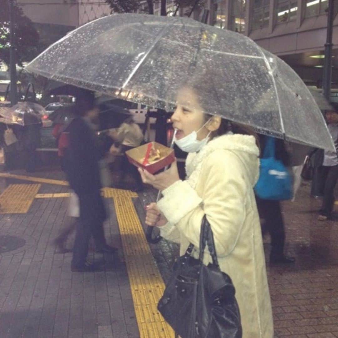 坂口杏里のインスタグラム：「杏里ちゃん、 暇してます、、、😭 ぴえんだよー 誰か待ってるちょん！  歌舞伎町2-14-8 メトロプラザ2ビル 3F SEA 03 6233 8484」