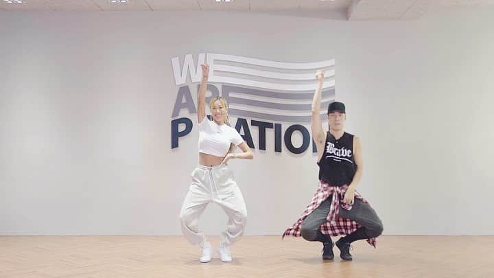 ユージン・リー・ヤンのインスタグラム：「Just two badass noonas hanging out 👯‍♀️. Dancing 눈누난나 with the incredible @jessicah_o 👑 at P Nation! 🇰🇷 #jessi #nununanachallenge」