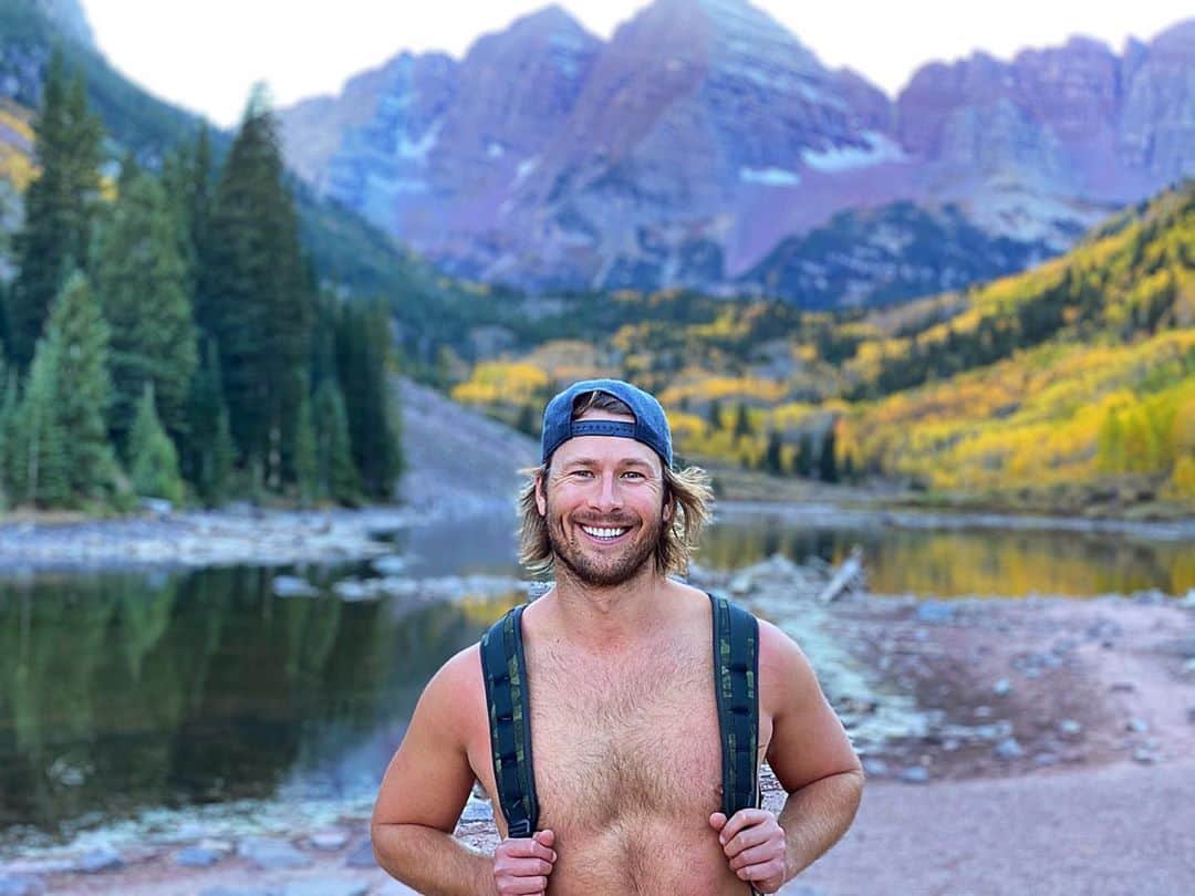 グレン・パウエルのインスタグラム：「Camp Counselor Dave here 🙋🏼‍♂️」