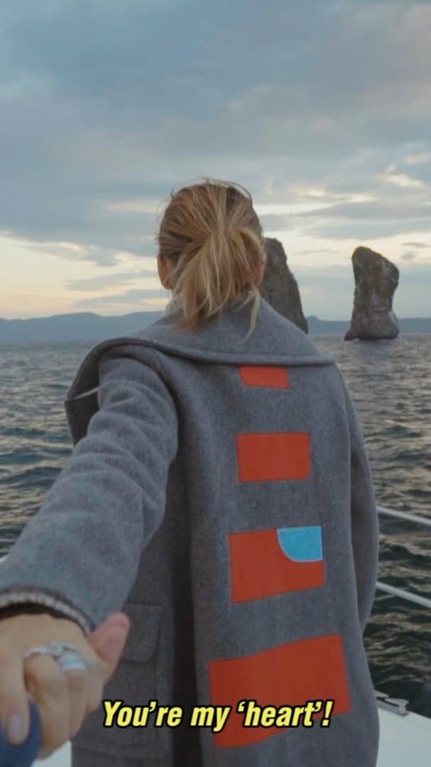 Nataly Osmannのインスタグラム：「I can’t keep silence when the nature is suffering. Eco disaster is happening now at Kamchatka peninsula, the precious Pacific beach is covered by dead sea animals. During the last month the river was bringing chemicals to the ocean, and no one still fixed it. Our project was always about the beauty of the world, we’ve been at this wonderful place 4 years ago and I wish with all my heart that it will get better soon.  У нас были съёмки на Камчатке 4 года назад, удивительной красоты край земли, всегда мечтаю туда вернуться, но когда слышу такие новости как сегодня, появляется страх, что скоро нам и нашим детям вообще будет некуда приезжать! И самое ужасное, что люди сами причиняют такой вред планете, что становится горько на душе. Почему уже месяц река несёт отраву в Тихий океан, кто ответит за это, кто остановит? Давайте, Не позволим замолчать эту трагедию, больно смотреть на видео с пляжей, полностью покрытых мертвыми морскими животными. Я хочу верить, что скоро эта катастрофа прекратится, и мы узнаем всю правду, и будут приняты настоящие меры, а не для прикрытия. Надеюсь губернатор @vv_solodov примет все меры!! #тихийвопасности」