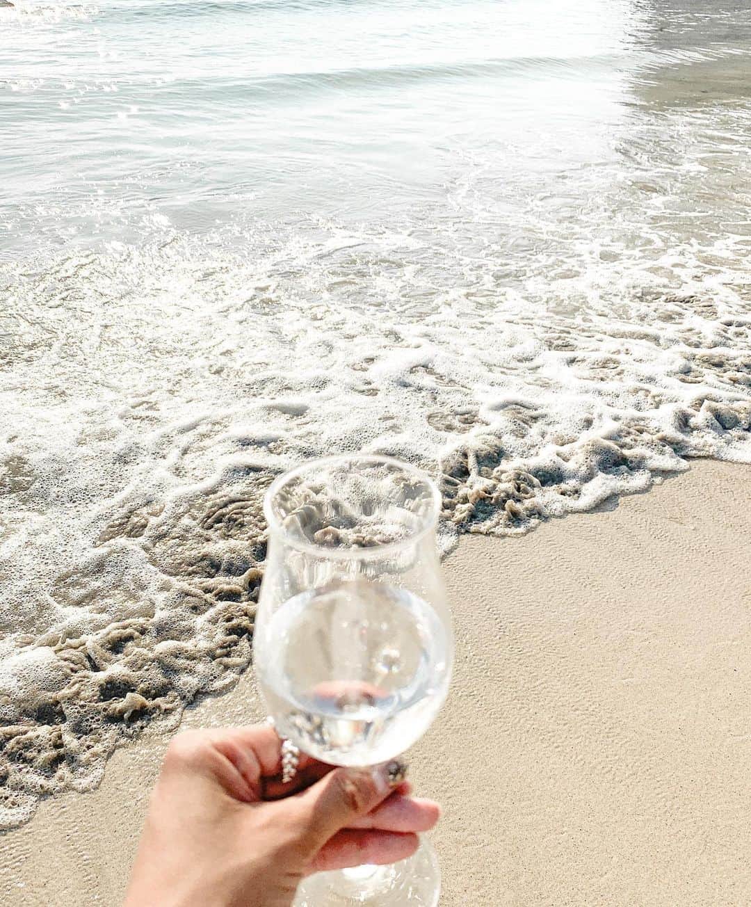 島野ミキのインスタグラム：「・ ・ 写真は8月に行った#白浜  海の写真もスキ。 ・ ・ #白浜#海#静岡#sea#beach#lifestyle」
