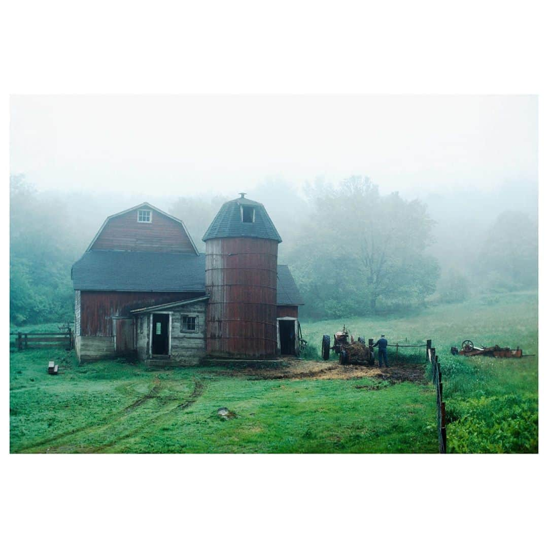 Magnum Photosさんのインスタグラム写真 - (Magnum PhotosInstagram)「Magnum photographer Inge Morath and American playwright and essayist Arthur Miller were married for forty years, from 1962 to 2002. Their 1979 joint book 'In the Country' offers a rare insight into the charms and oddities of their rural life in Connecticut.⁠ .⁠ Morath, known for her world-spanning documentary work and specialist interest in the arts, presents a contemplative perspective on her home life in this book.⁠ .⁠ See a selection of her work and read extracts from the book, which sees Miller grappling with 20th century issues regarding our definitions of community, and man’s place in society, at the link in bio.⁠ .⁠ PHOTO: Fog-shrouded barn. Roxbury, Connecticut. USA. 1985.⁠ .⁠ © #IngeMorath/#MagnumPhotos」10月3日 18時01分 - magnumphotos