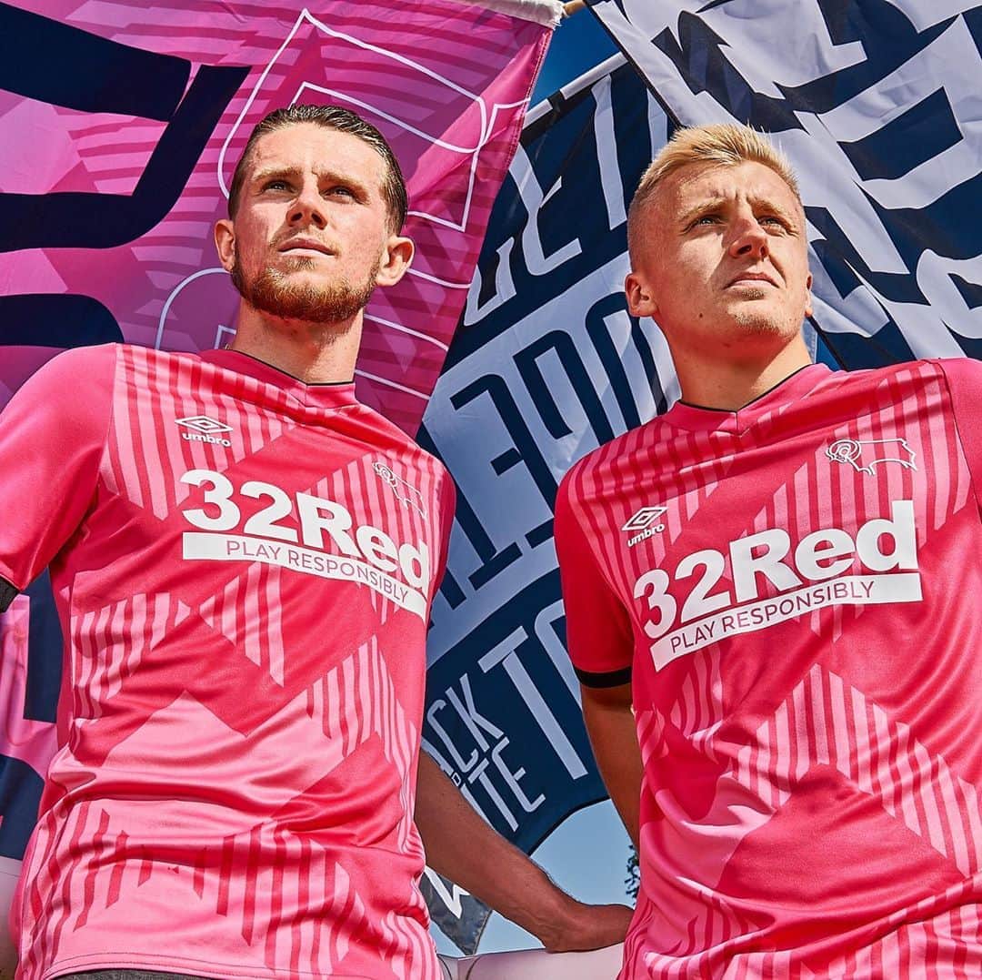 UMBROさんのインスタグラム写真 - (UMBROInstagram)「We Stand Together with @dcfcofficial.   20/21 Third Kit supporting #wearitpink 💕.   #umbro #DCFC  #umbrofootball」10月3日 18時01分 - umbro