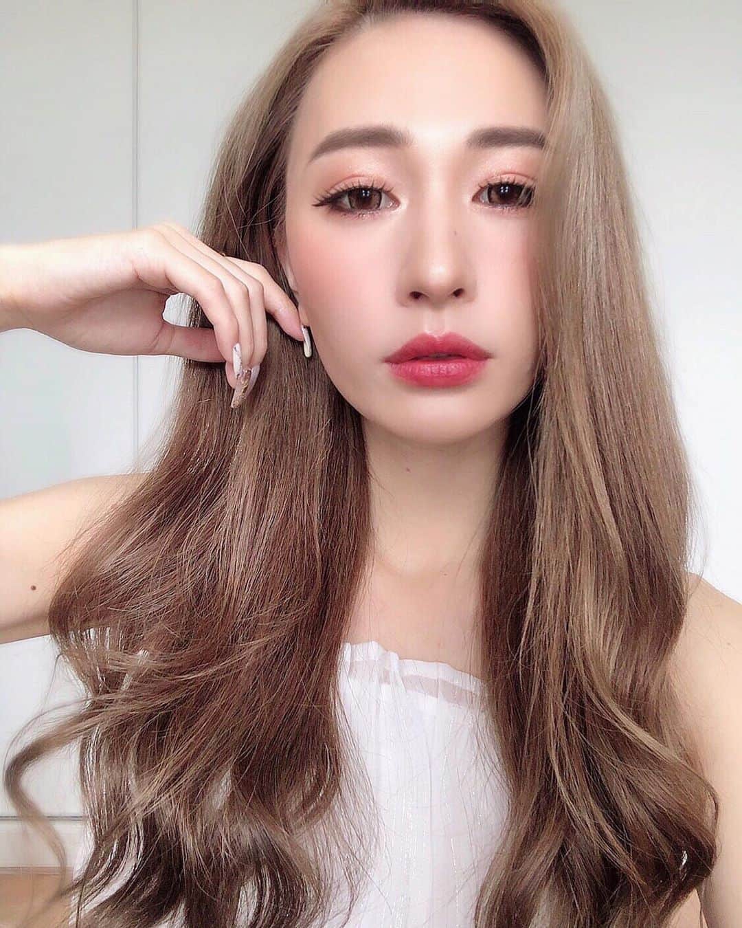 二重の女神 まあささんのインスタグラム写真 - (二重の女神 まあさInstagram)「♡ #todaysmakeup  ﻿ 今日は、﻿ 大好きな韓国コスメを使ってメイク💗﻿ espoirの日焼け止めは﻿ 下地としても使ってるんだけど、﻿ ツヤも出るし肌がしっとりするから﻿ 乾燥肌のあたしにはピッタリ☺️👌﻿  アイシャドウは4色全て使ってるよ💓  しかも久しぶりに涙袋作った✏️ ﻿ ﻿ 【下地】﻿ @espoir_jp @espoir_makeup  WATER SPLASH SUN CREAM﻿ SPF50+ PA+++﻿ ﻿ 【ファンデ】﻿ @celefit.jp @celefit_official  Watering Cushion Pact 21号﻿ ﻿ 【アイシャドウ】﻿ @celefit.jp  BELLA COLLECTION﻿ EYESHADOW PALETTE MINI ＃01﻿ ﻿ 【チーク】﻿ @dasique_official  Pastel Blusher ＃02 Coral Haze﻿ ﻿ 【リップ】﻿ @celefit.jp  STAR FIT LIP TINT ＃02﻿ ﻿ ﻿ #韓国コスメ #コスメ #今日のメイク #まあさメイク #韓国コスメ大好き #コスメ好き #メイク道具 #espoir #celefit #dasique #kbeauty #cosme #makeup #koreancosmetics」10月3日 18時04分 - maasa.05