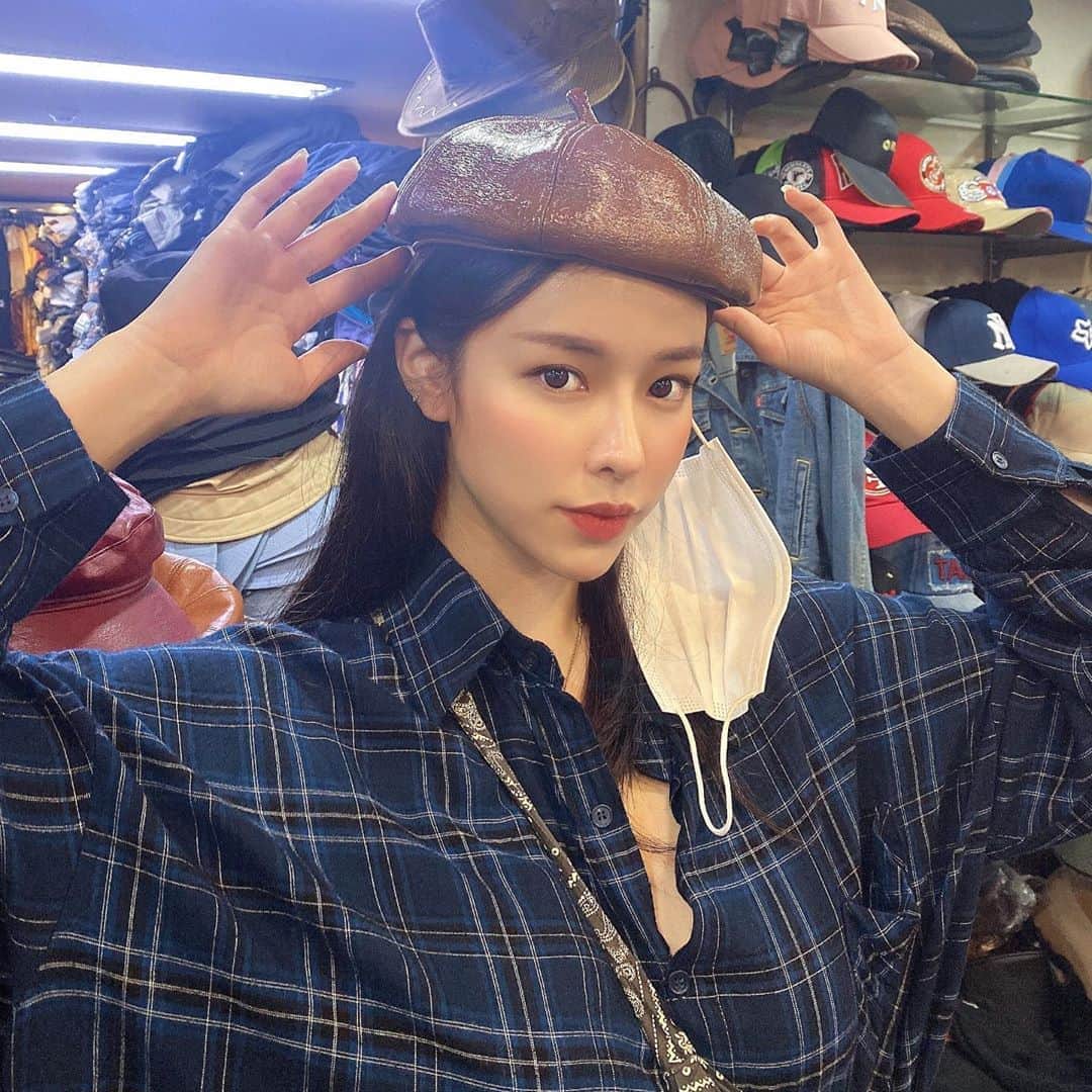 クォン・スジョンのインスタグラム：「동묘 너무 재밌따...🌟  #동묘 #구제시장 흐흐」