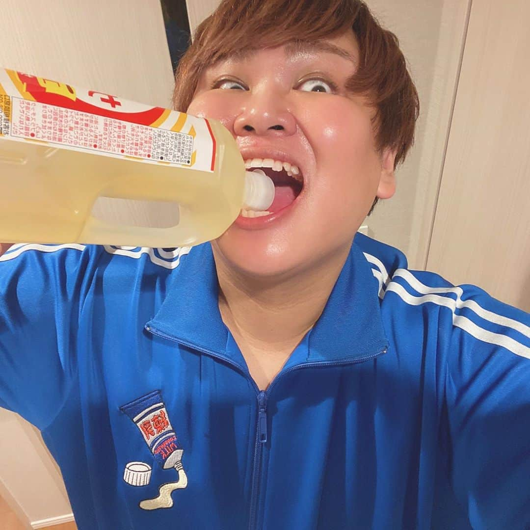 じんじん【パパラピーズ】さんのインスタグラム写真 - (じんじん【パパラピーズ】Instagram)「サラダ油グイっ‼️🍻」10月3日 18時10分 - jinjiiiindao