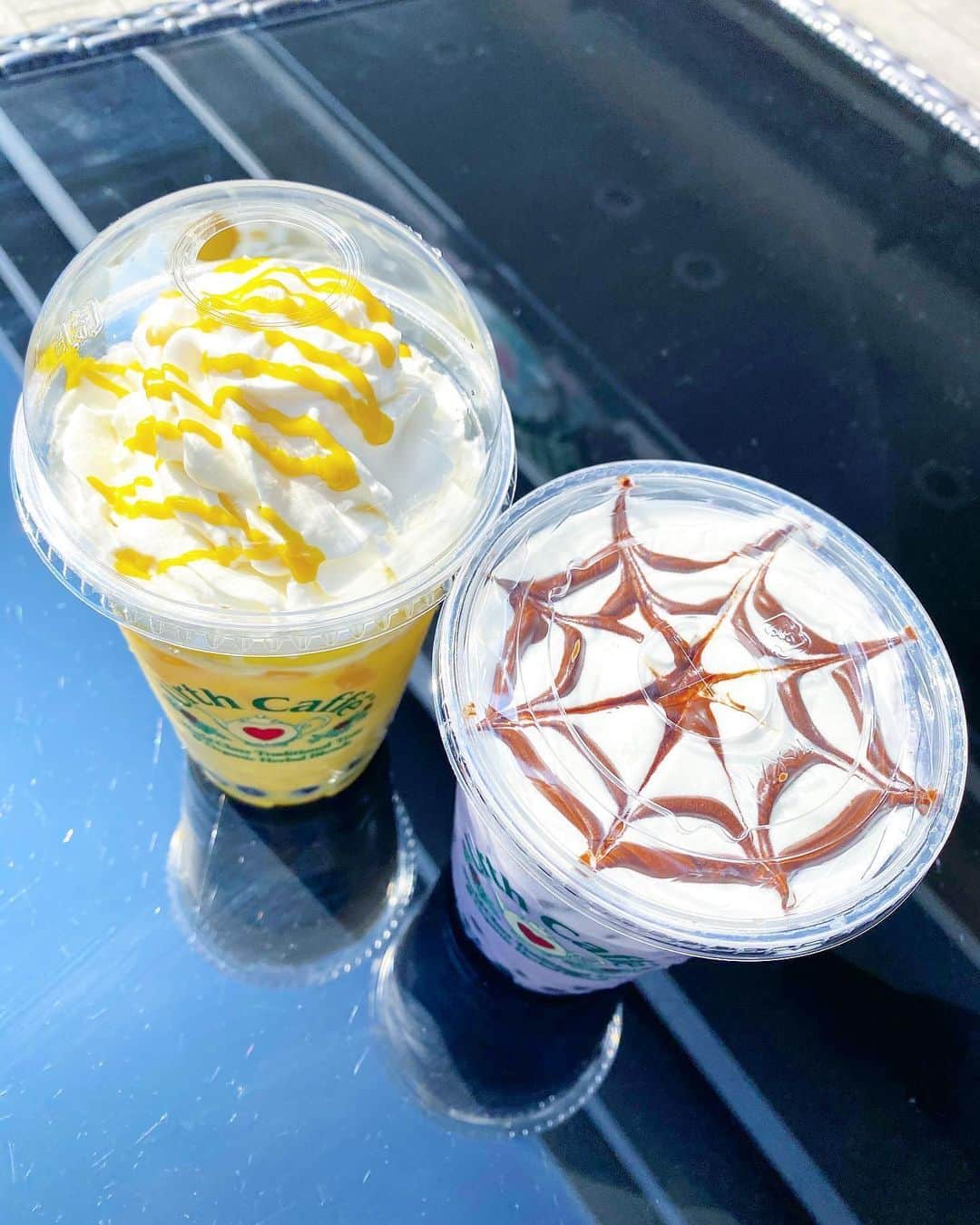 五位渕のぞみさんのインスタグラム写真 - (五位渕のぞみInstagram)「#Urthcaffe にて🥤💕 @urthcaffe_japan ㅤㅤㅤㅤㅤㅤㅤㅤㅤ ハロウィンタピオカ😈🍭🎃👻✨❤️ ㅤㅤㅤㅤㅤㅤㅤㅤㅤ ㅤㅤㅤㅤㅤㅤㅤㅤㅤ ㅤㅤㅤㅤㅤㅤㅤㅤㅤ ㅤㅤㅤㅤㅤㅤㅤㅤㅤ 💙Urth Caffé 代官山💙 03-5784-3301 東京都渋谷区猿楽町8-9 NTT渋谷ビル 1F https://tabelog.com/tokyo/A1303/A130301/13155241/ ㅤㅤㅤㅤㅤㅤㅤㅤㅤ ㅤㅤㅤㅤㅤㅤㅤㅤㅤ ㅤㅤㅤㅤㅤㅤㅤㅤㅤ ㅤㅤㅤㅤㅤㅤㅤㅤㅤ ㅤㅤㅤㅤㅤㅤㅤㅤㅤ #アースカフェ #代官山 #daikanyama #다이칸야마 #代官山カフェ #タピオカミルクティー #タピオカ #タピ活 #タピオカ巡り #タピオカ好き #タピオカ部 #タピオカグラム #タピる #東京カフェ #カフェ巡り #도쿄 #카페 #카페스타그램 #cafe #cafe巡り #셀스타그램 #일본 #インスタグラマー #インフルエンサー #모델  @urthcaffe @urthcaffesaudi @urthcaffedubai」10月3日 18時24分 - nonnon0319