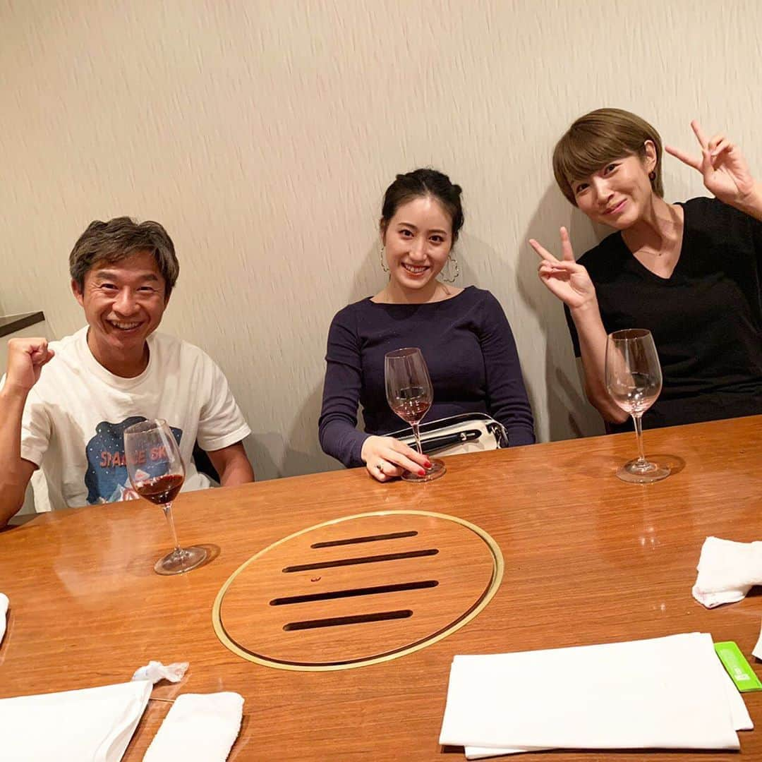 田中琴乃さんのインスタグラム写真 - (田中琴乃Instagram)「先日の焼肉会🐄 ・ 安定の舞子さん 久しぶりの次晴兄さん ・ 久しぶりのワインまで頂いて、楽しい時間はあっという間でした〜🍷🌙 ・ ・ #焼肉kim  #荻原次晴 さん #狩野舞子 はん #田中琴乃  #半月板損傷 仲間 #膝仲間」10月3日 18時28分 - tanakakotono