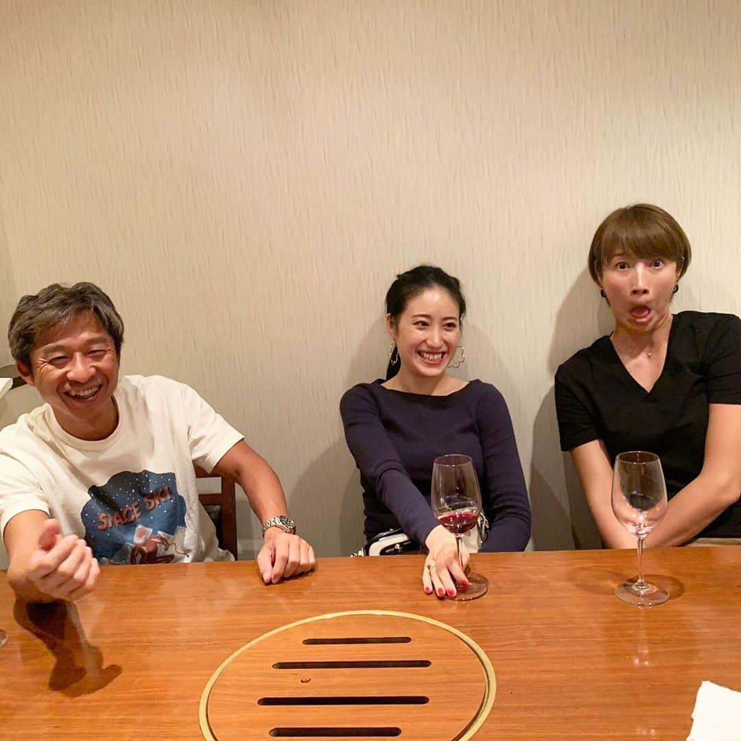 田中琴乃さんのインスタグラム写真 - (田中琴乃Instagram)「先日の焼肉会🐄 ・ 安定の舞子さん 久しぶりの次晴兄さん ・ 久しぶりのワインまで頂いて、楽しい時間はあっという間でした〜🍷🌙 ・ ・ #焼肉kim  #荻原次晴 さん #狩野舞子 はん #田中琴乃  #半月板損傷 仲間 #膝仲間」10月3日 18時28分 - tanakakotono