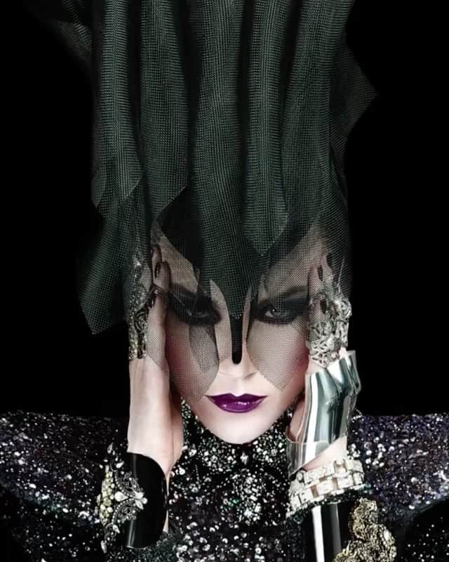 のインスタグラム：「#repost @daphneguinness  𝑴𝒖𝒔𝒊𝒄 is the answer. We will all 𝒅𝒂𝒏𝒄𝒆 again...⚡️  Headpiece: @philiptreacy  Black Glitter Gown: @ninaricci  Makeup: @narsissist   Song: ‘Permission To Dance’ from my new album #Revelations ✨  #throwback #tbt #narscissist」