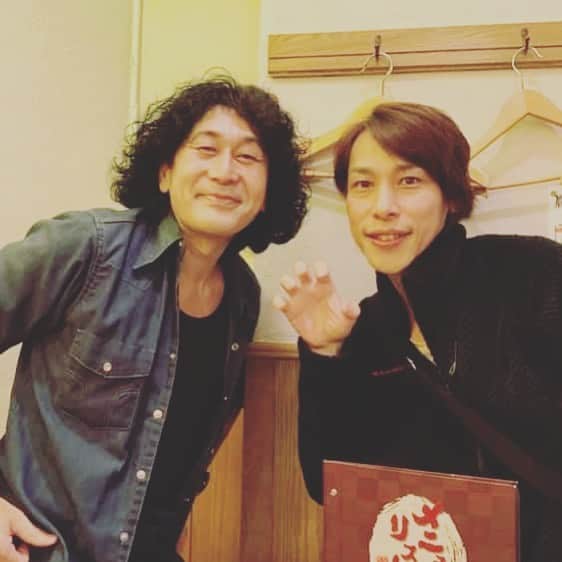 谷本貴義のインスタグラム：「田光マコトさん♪超☆スーパー久々にお会いした！ ガッシュベルやミルモなどたくさん楽曲提供され、ご自身も歌っておられます！ ちなみに僕のOverdriveもギター弾いてもらってます♪  #田光マコト #金色のガッシュベル  #ミルモでポン #parmanents #谷本貴義」