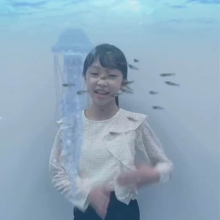 新井美羽のインスタグラム：「.﻿ TAKAHIROさんが振り付けをされた﻿ 日向坂46さんの「アザトカワイイ」踊ってみました！﻿ ﻿ #TAKAHIRO さん﻿ #日向坂46﻿ さん #アザトカワイイ #新井美羽 #トップコート」