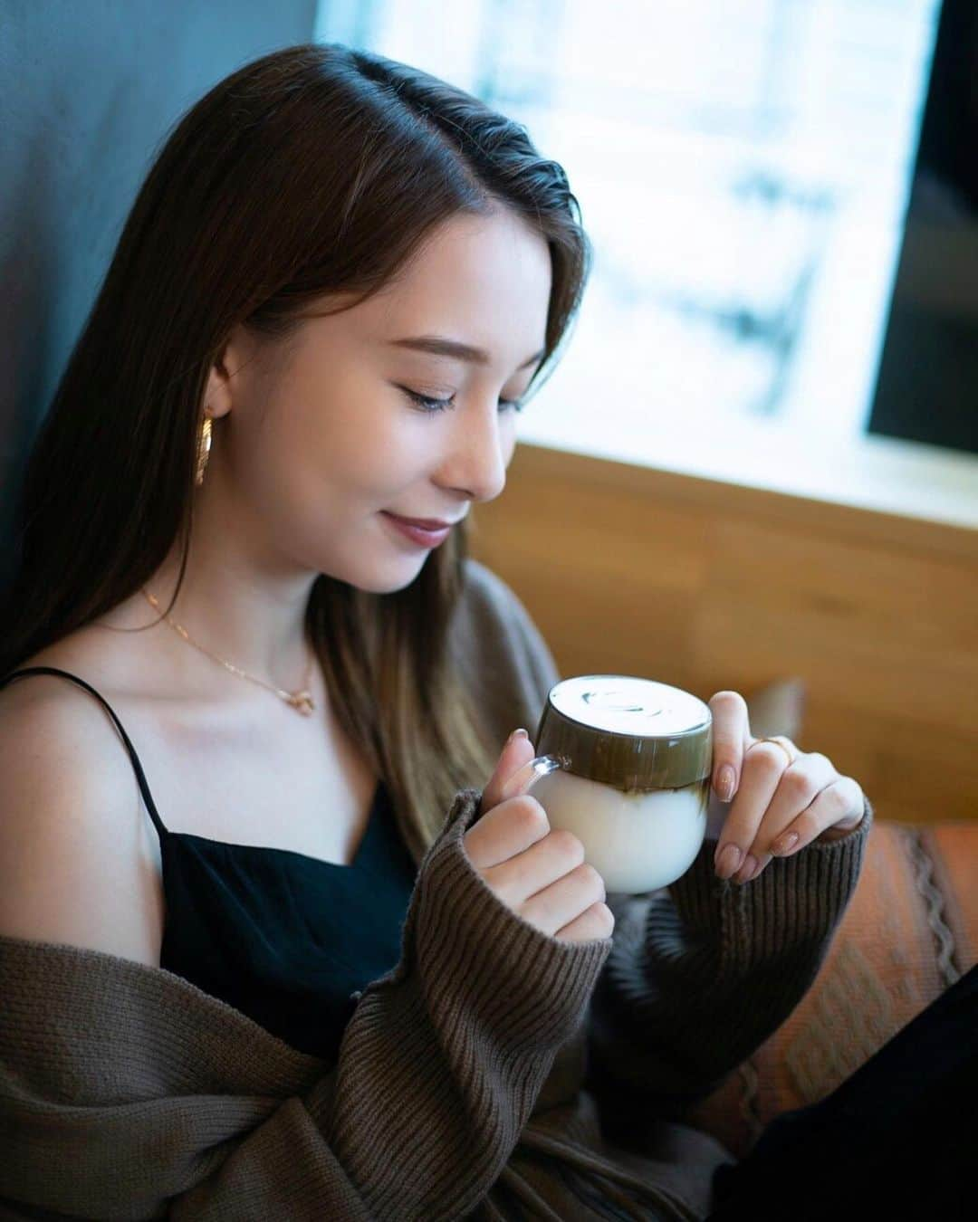 丹羽仁希さんのインスタグラム写真 - (丹羽仁希Instagram)「. イメージキャラクターをさせていただいている C COFFEE☕️で、ダルゴナコーヒーにチャレンジ！  デトックスできる炭パウダーやMCTオイルが入ってるのが嬉しいな。皆さんの飲みかたも教えてくださいね！  @c_coffee_official   #C_COFFEE #シーコーヒー #チャコールクレンズ #ダルゴナコーヒー」10月3日 18時41分 - __niki22