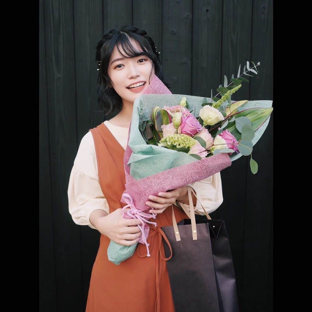 美山加恋のインスタグラム：「1億円のさようなら、無事クランクアップしましたー！！！﻿ ﻿ 正直さみしい。﻿ ﻿  ﻿ とはいえ放送は始まったばかりです。笑 ひさびさに上川隆也さんと共演させていただけた事とか話したいんだけど、あまり語ると放送まで終わっちゃったみたいになるのでいまはやめておきます。 ﻿ ここからは視聴者として私も作品を楽しみたいと思います☺︎﻿ ﻿ ﻿ 明日放送の第二話もお楽しみに！」