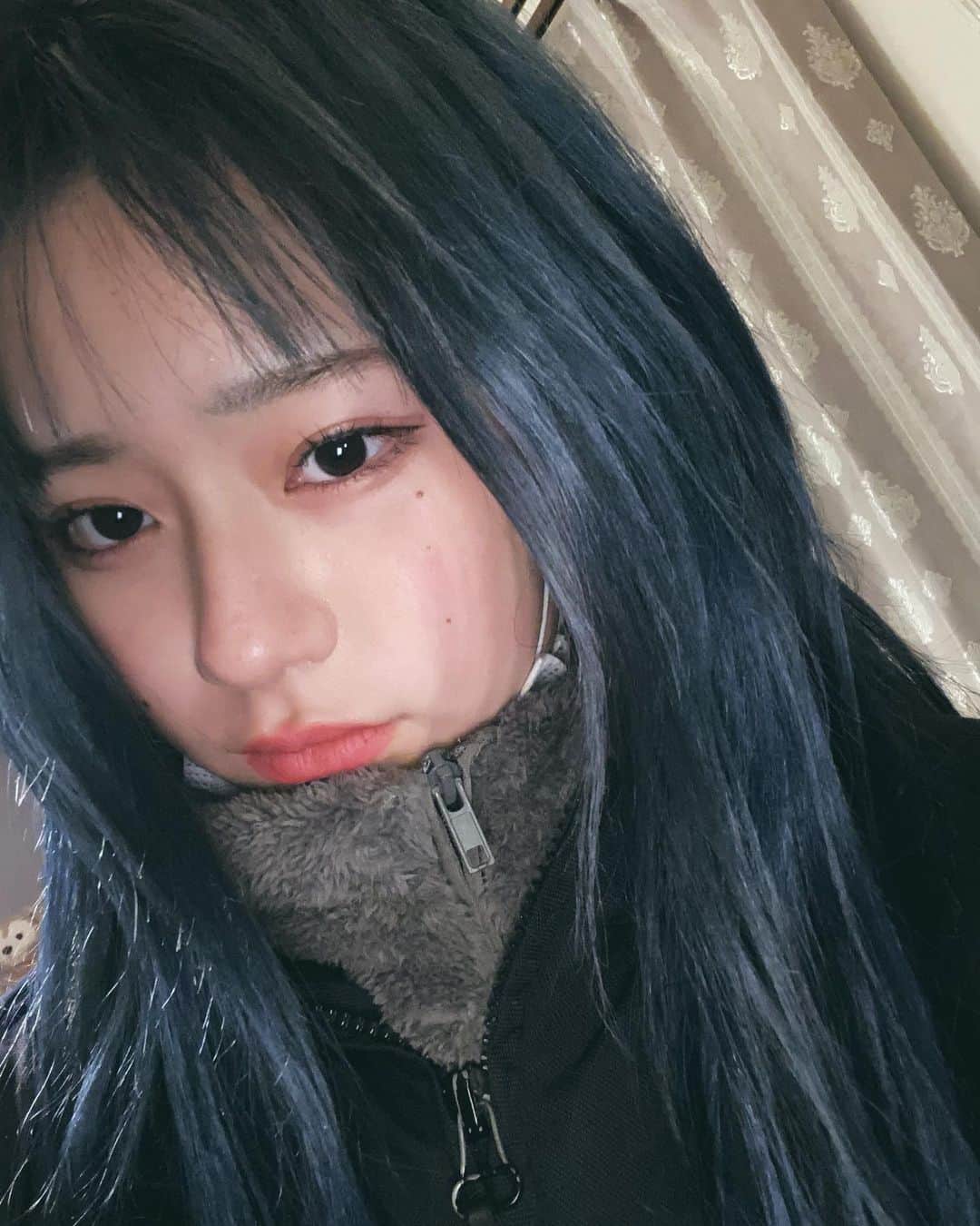 かれんのインスタグラム：「寒い裸眼」