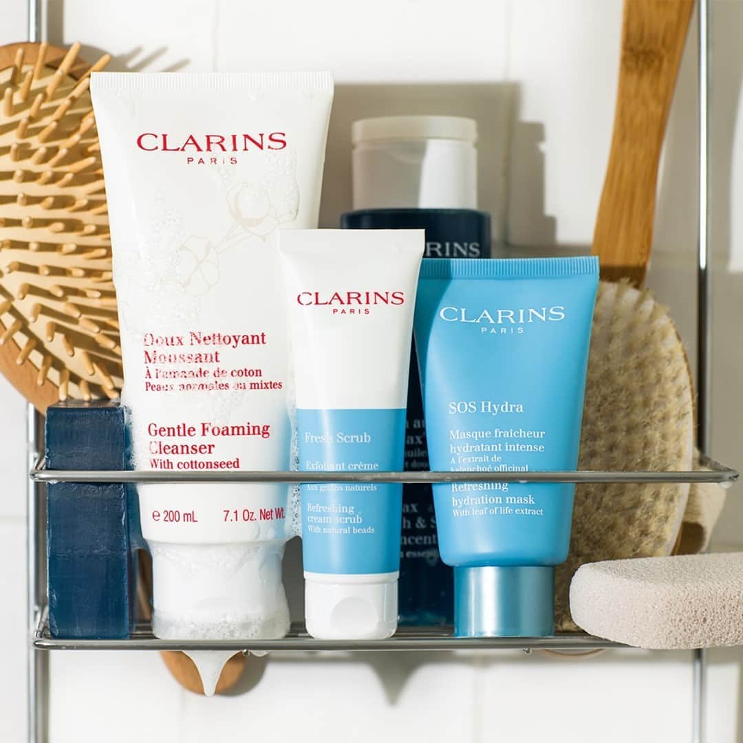 ClarinsUKさんのインスタグラム写真 - (ClarinsUKInstagram)「#SelfCareSunday LIVE ✨  Join us on Facebook at 11am tomorrow for a Rebalancing facial suitable for anyone with Combination-Oily Skin, with a natural make-up look to finish.  To join in, bring your favourite: Cleansers Exfoliator Mask Toner Serum Moisturiser Make-up Bag  Share with your friends and join us there tomorrow! 💚」10月3日 19時00分 - clarinsuk