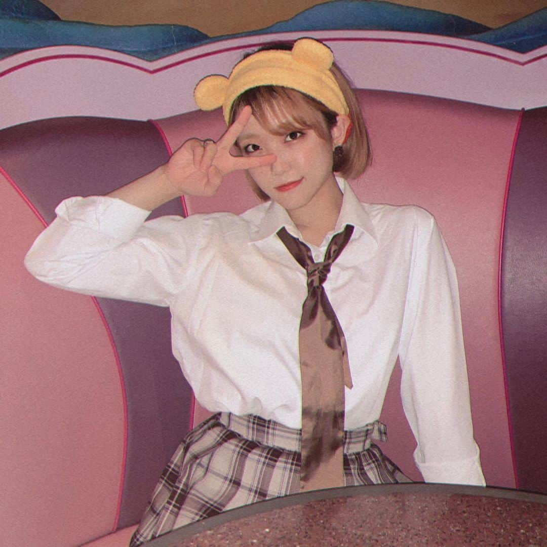 瀧澤彩夏のインスタグラム：「念願のディズニーはおとももちと制服ディズニー🐭💕🏰💕  #ディズニー #ディズニーシー #制服 #制服ディズニー #念願すぎた #幸せだった #disney #disneysea」