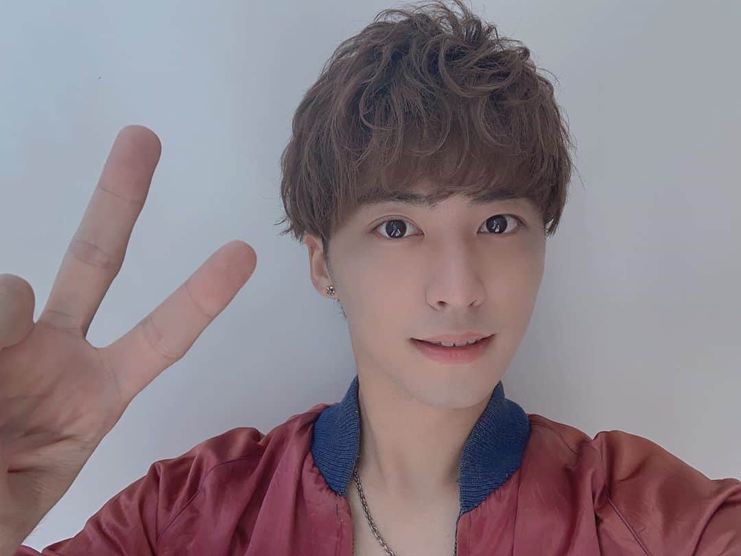品川翔のインスタグラム：「笑顔😊  #instagood#actor#俳優#hair#style#l4l#f4f #followme #fashion #model #ootd #instafashion #workout#cinema#cinematic#cinematicvideo#cinematicvlog#cinematicvlogger#vlog#vlogger#filmmaker#フィルムメーカー」