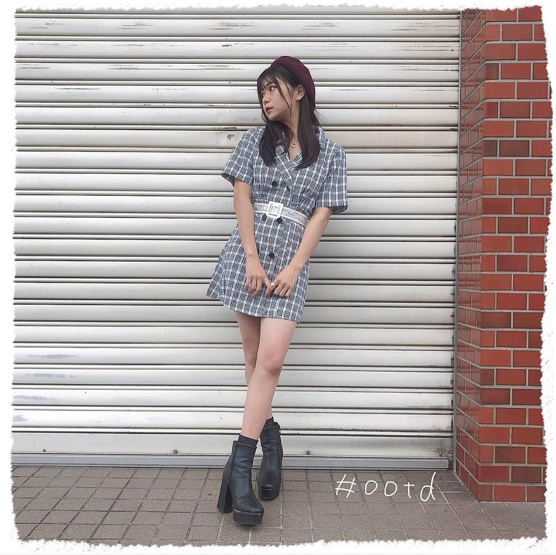 のインスタグラム：「． ． ばんくま🧸🎀 ． ． 今日の #くまっこーで ‎‪𓍯 ‬ ワンピース → @honeyant.shop さん ベレー帽 → @gu_global さん ． ． ヴィンテージチェックのワンピースが可愛くて一目惚れしました🙈🤍 ベレー帽も被って、秋らしさを重視してみたよ(＾＾) ． ． ． いつもいいね＆コメントありがとうございます🧸🎀 ． ． #まりくま #まりくま進化計画 #Popteen #POP #手書き加工 #手書き #ljk #jk #jkブランド #今日のコーデ #ootd #ワンピース #ヴィンテージチェック #ベレー帽 #ハニーアント #honeyant #GU #コーデ紹介」