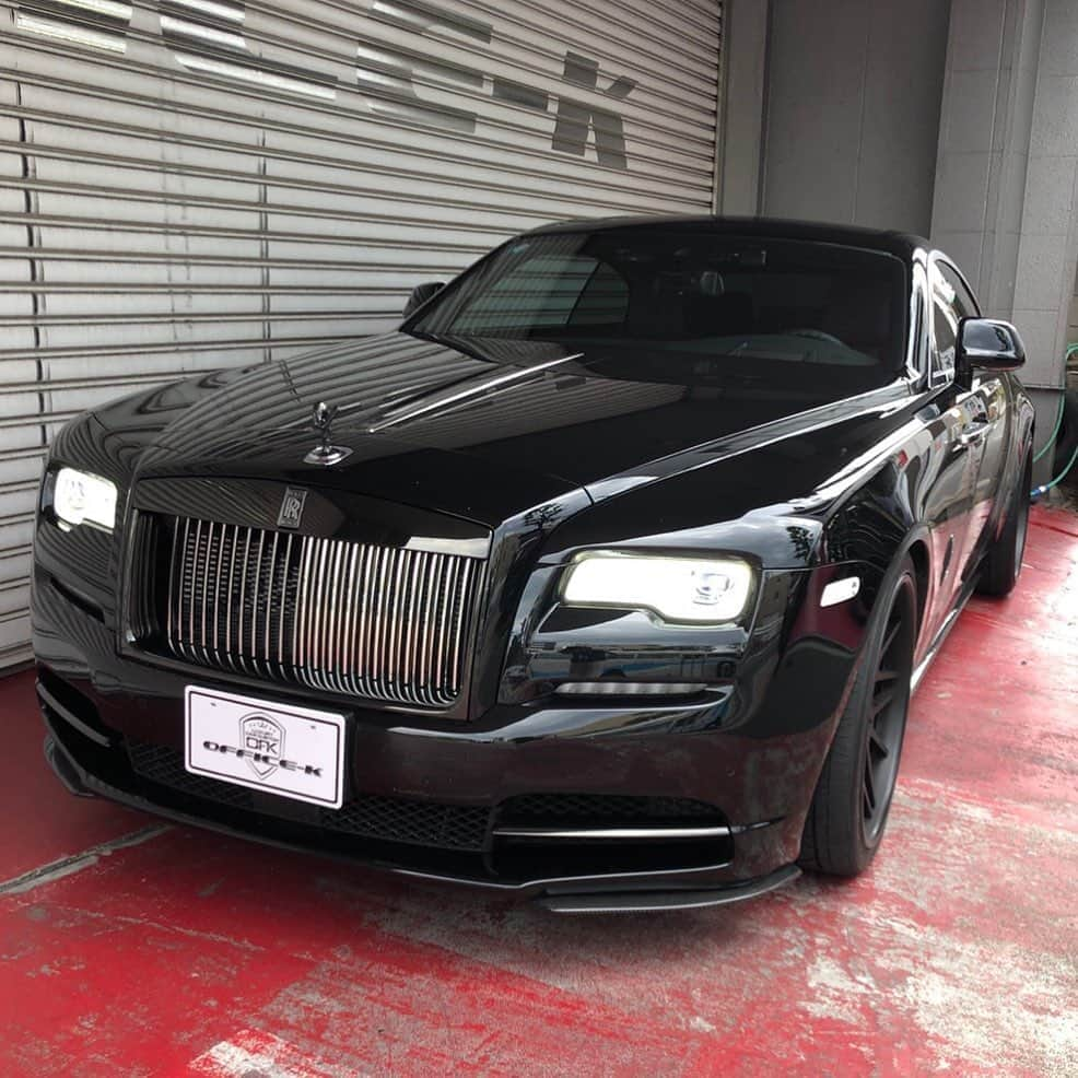 Spirits Artisanさんのインスタグラム写真 - (Spirits ArtisanInstagram)「Rolls-Royce wraith Artisanspirits/// Sportsline blcklabel YAMATO edition @office_k__tokyo  @forgiato www.artisanspirits.co.jp #artisanspirits #artisan #asms #rollsroyceｗraith #wraith  #evasivemotorsports #ravspecjdm #butlertire #jworksunlimited #premierautowerkz #suvproject #kanooperformance #car_life_staff #technicalmate  #トラウム #車庫小舗 #nigeljdmparts #bondtokyo #bondosaka #bondochina #japan●paint #インポートファクトリーゼロ」10月3日 20時14分 - artisan_spirits