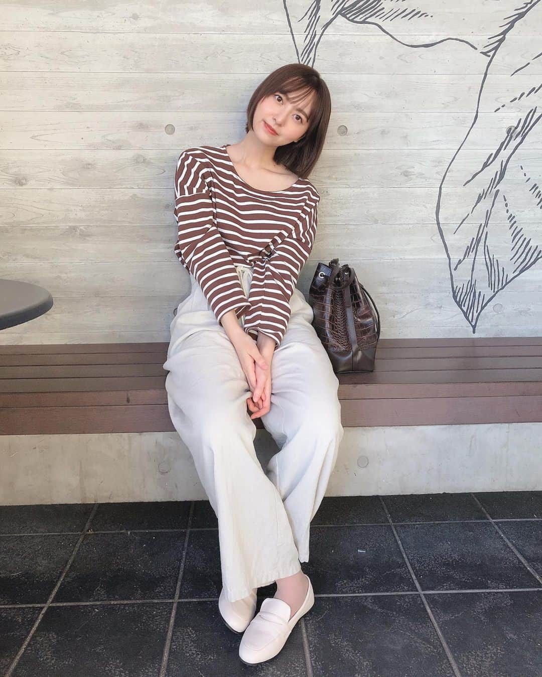 森保まどかさんのインスタグラム写真 - (森保まどかInstagram)「﻿ ﻿ ﻿ 前回のオンラインお話し会で着てた服！﻿ ﻿ このバッグと靴お気に入りすぎて﻿ 毎日のように使っちゃう、、、﻿ ﻿ tops… @ungrid_official  bottom… @pageboy_pr  bag・shoes…﻿ @attrangs_japan   ﻿ ﻿ ﻿ ﻿」10月3日 20時19分 - madokamera_48